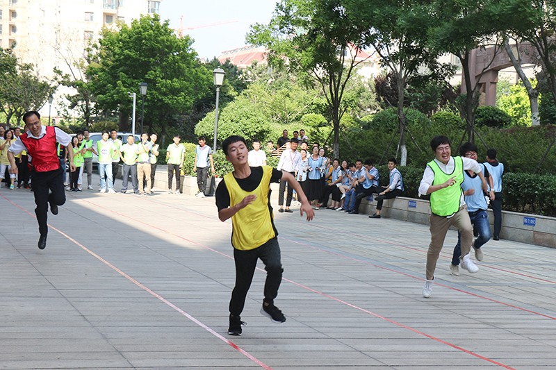 聯(lián)橋集團(tuán)黨委舉辦【光耀先鋒 “新新”向榮】主題黨建活動(圖5) 聯(lián)橋集團(tuán)黨委舉辦【光耀先鋒 “新新”向榮】主題黨建活動(圖5)