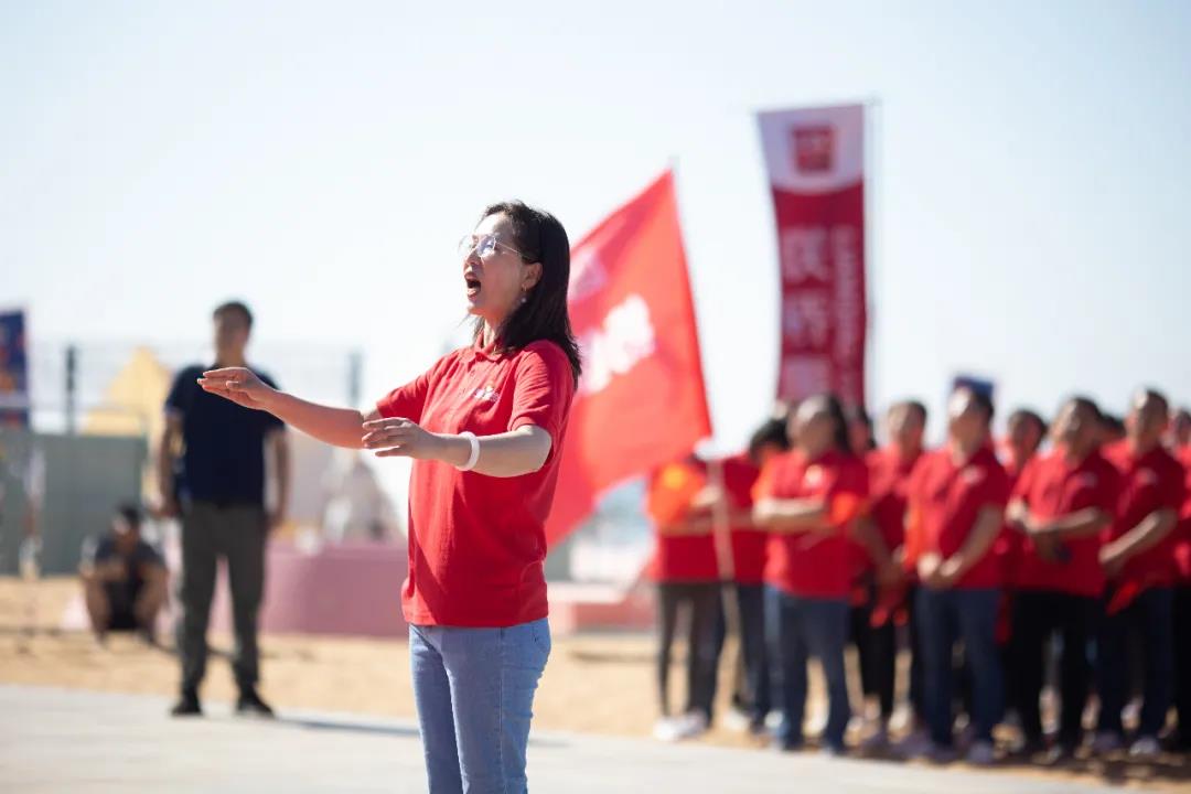 聯(lián)橋集團黨委舉辦“光耀先鋒·致敬力量”慶祝建黨100周年活動(圖3) 聯(lián)橋集團黨委舉辦“光耀先鋒·致敬力量”慶祝建黨100周年活動(圖3)
